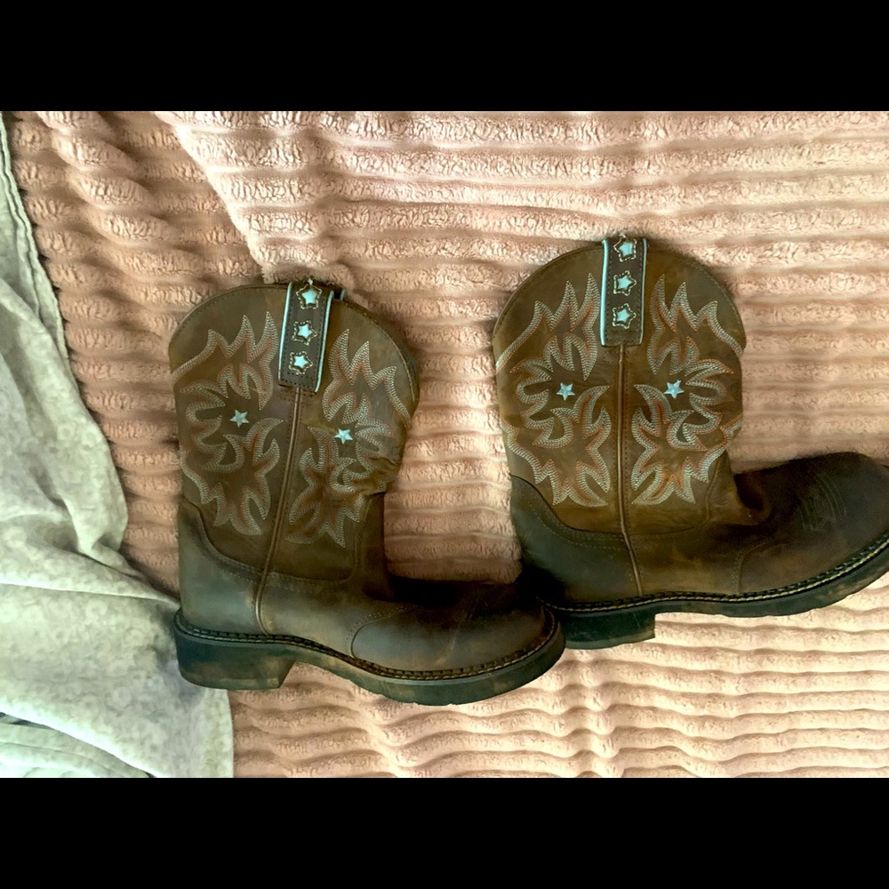 Ariat womens western cowboy boots probably style 8.5b